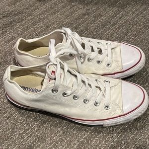 Converse low, white with red/blue strip on sole, good condition